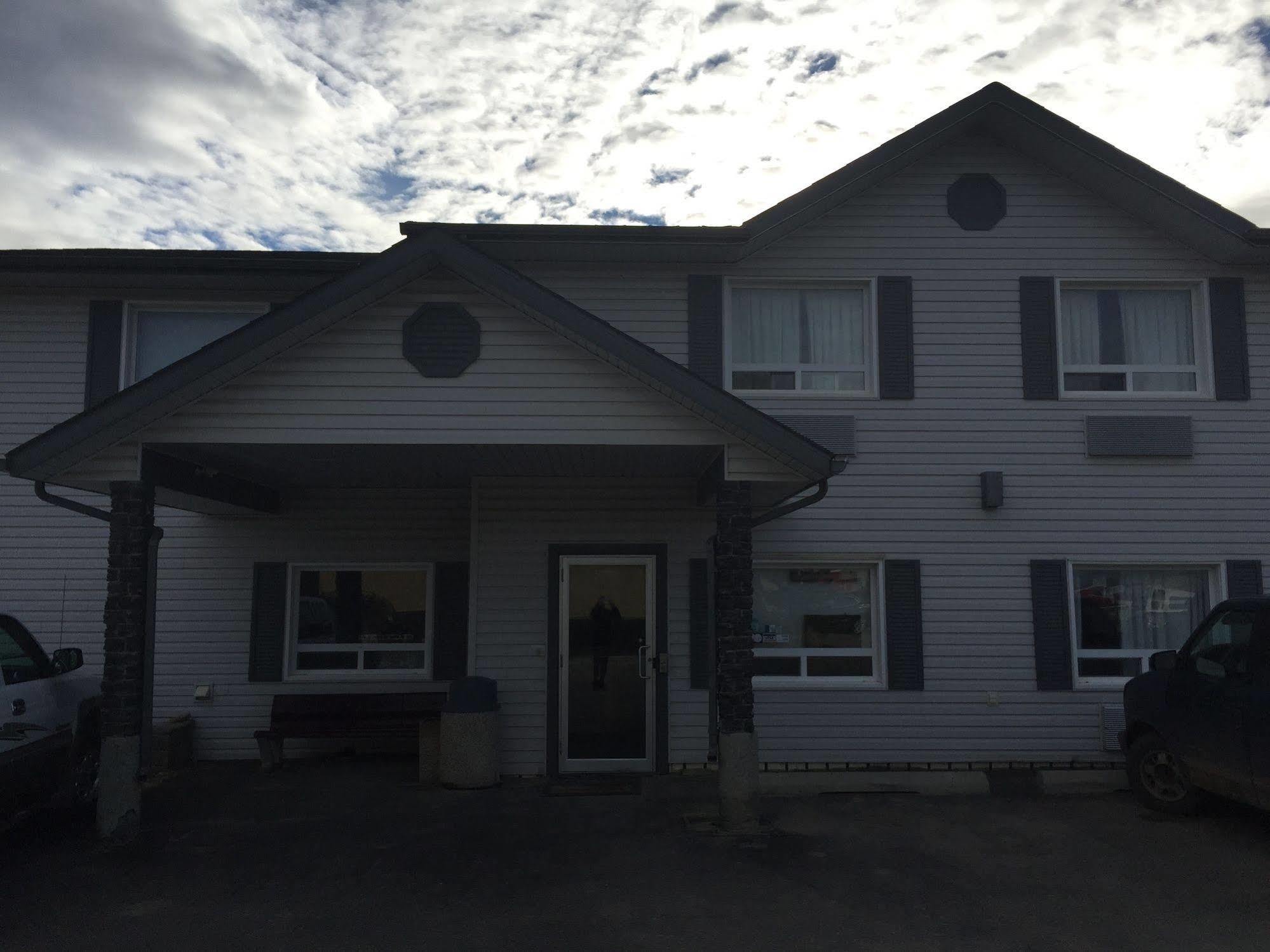 Crossfield Country Inn Экстерьер фото